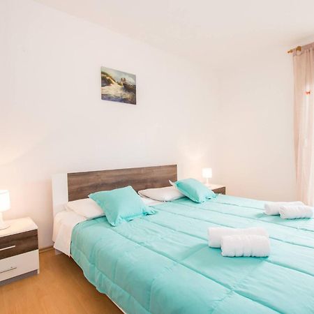 Family House With 2 Apartments - Irma Medulin Buitenkant foto