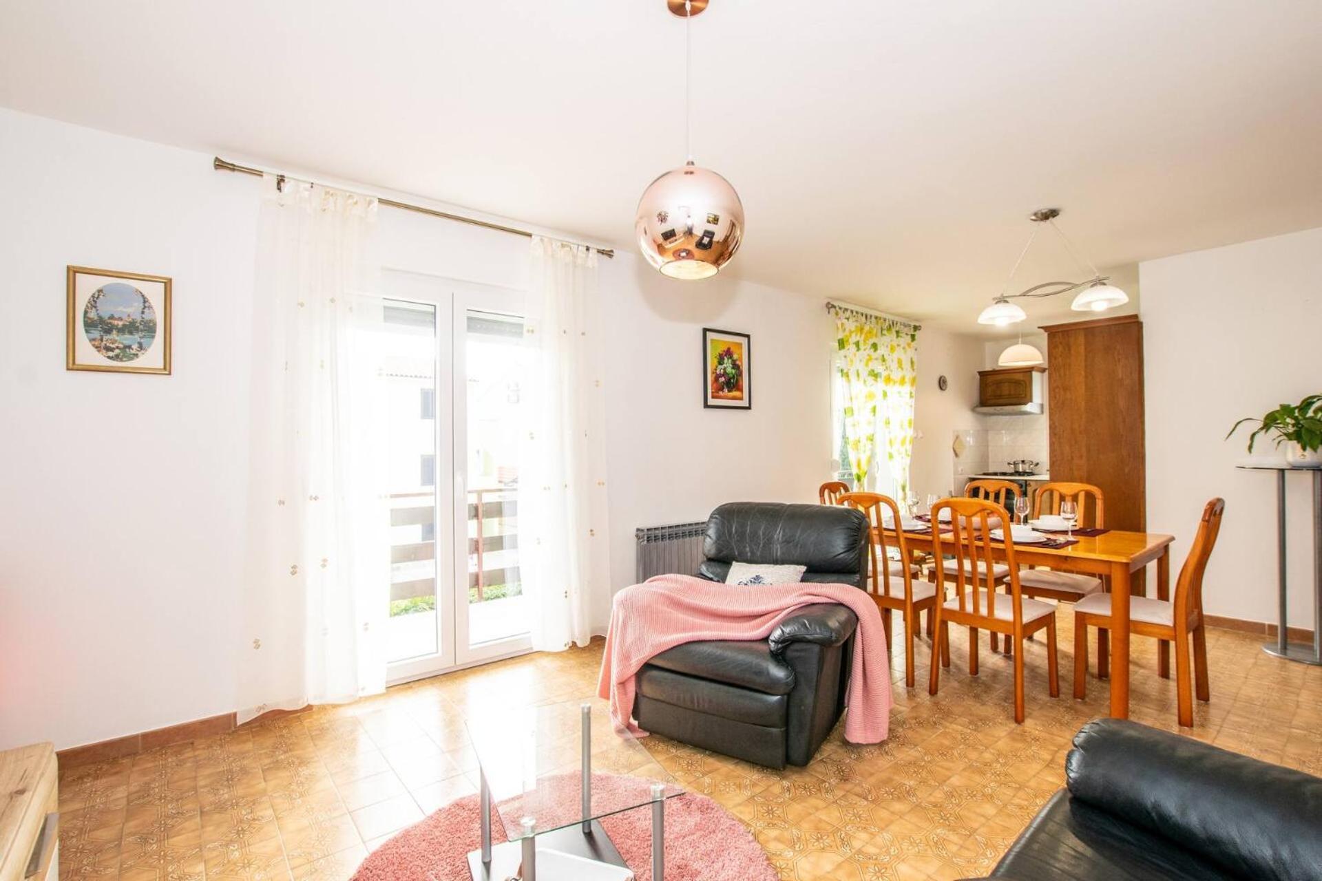 Family House With 2 Apartments - Irma Medulin Buitenkant foto