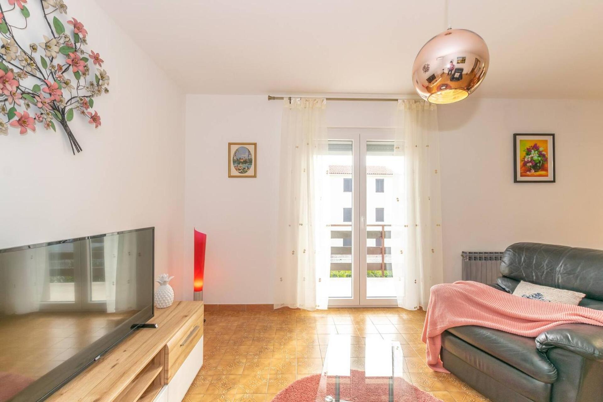Family House With 2 Apartments - Irma Medulin Buitenkant foto