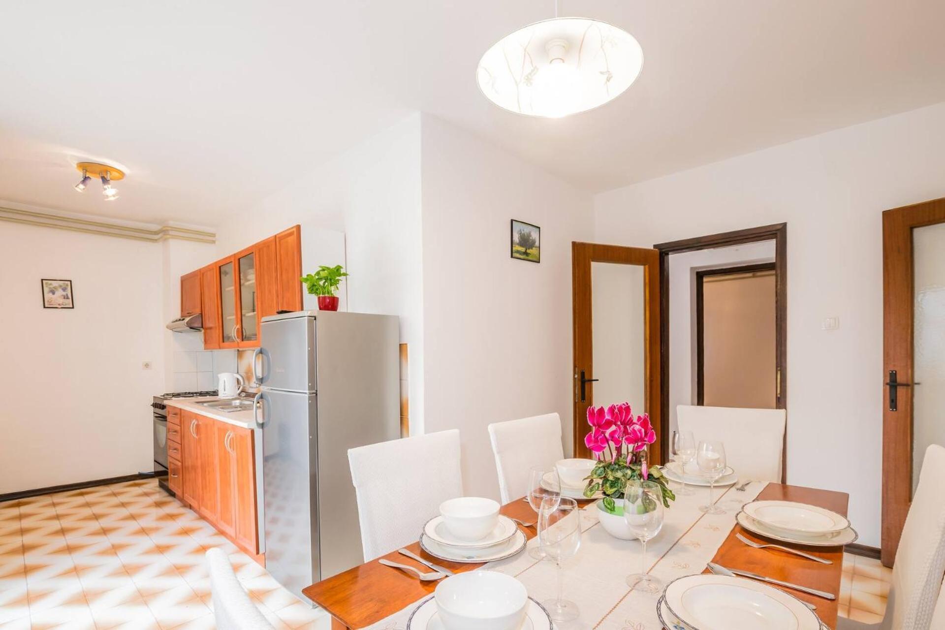 Family House With 2 Apartments - Irma Medulin Buitenkant foto